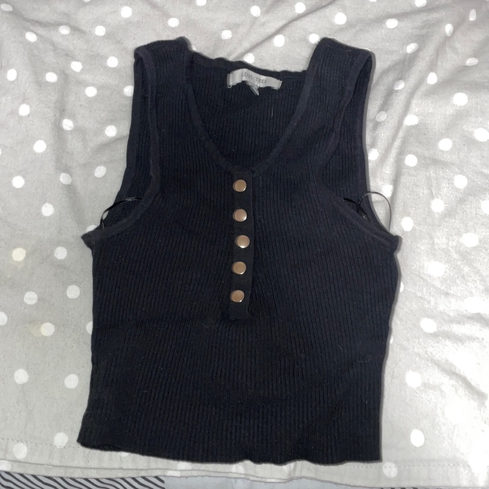 Love tree size medium black crop top